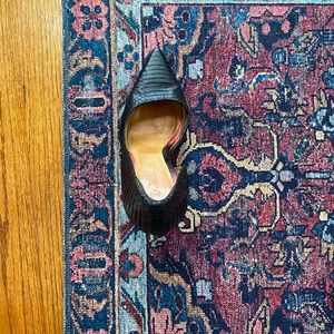 L.A.M.B Black Pumps D’orsey side